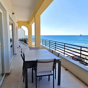un-affaccio-sul-mare.hotelitalianriviera.com/