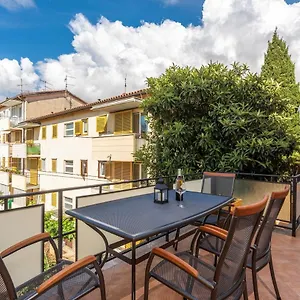 apartment-lazzarich-with-terrace.in-istria.net/